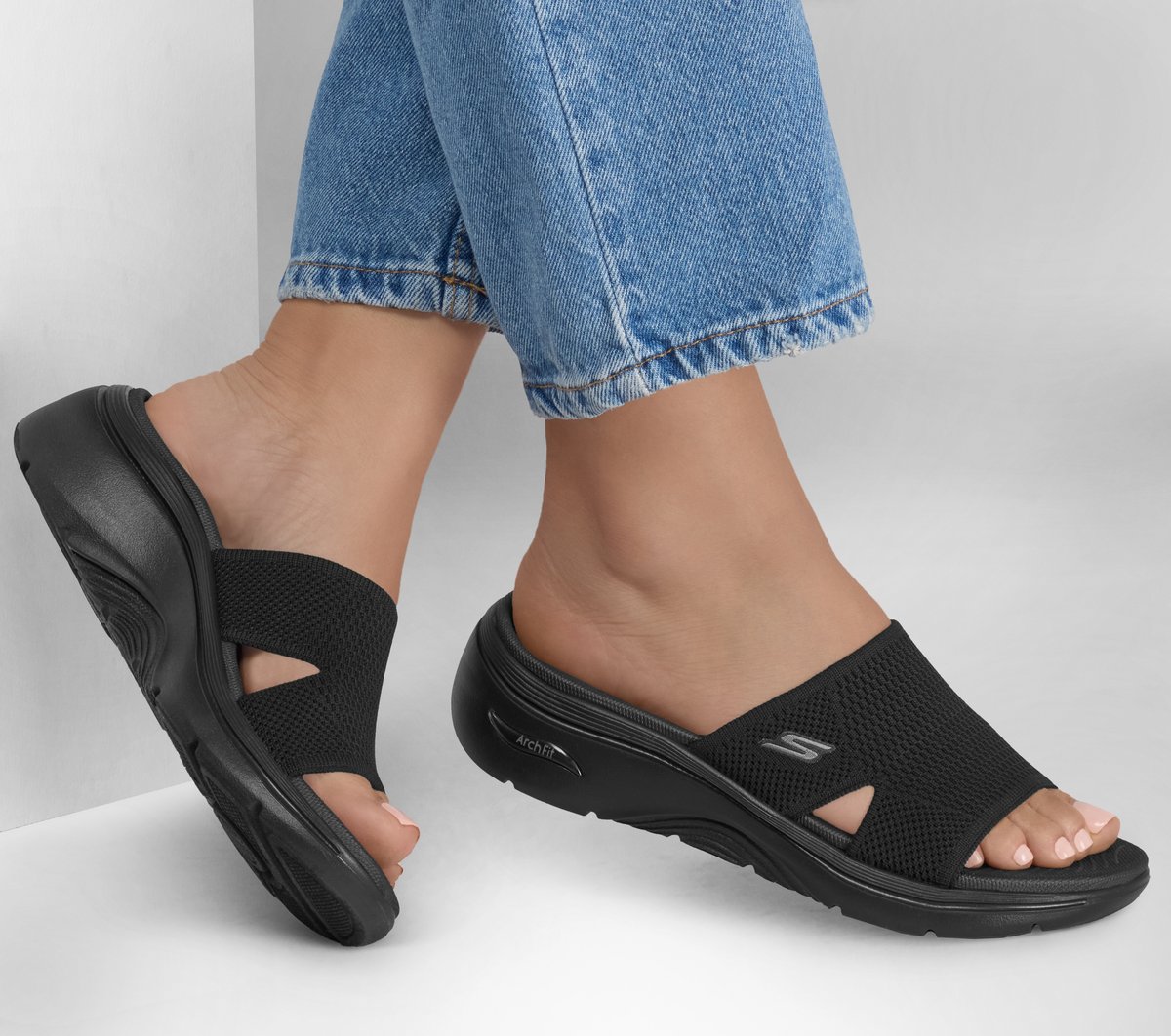 Skechers | GO WALK Arch Fit 2.0 Sandal - Dakota