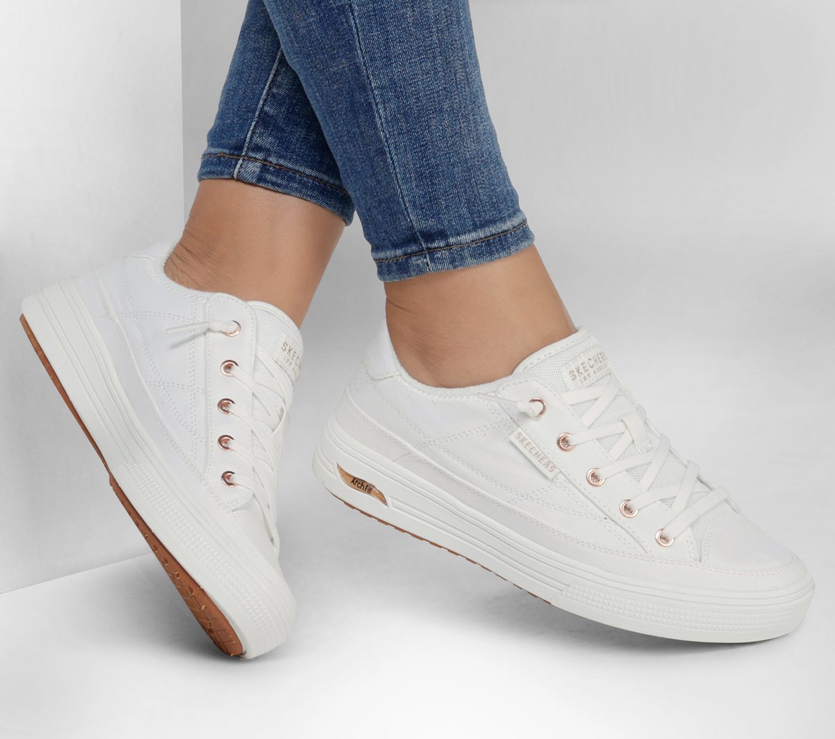 Skechers | Arch Fit Arcade - Meet Ya There